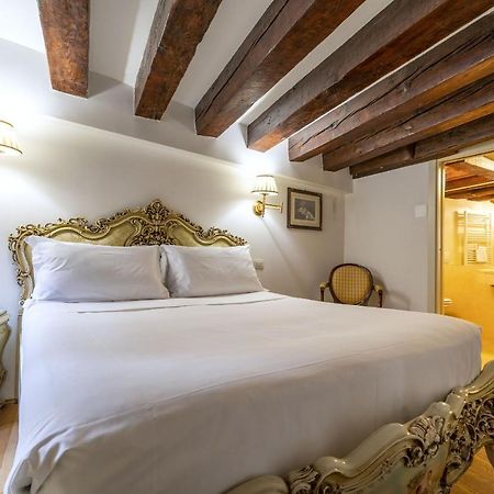 Gondola Luxury - Campo Santi Filippo E Giacomo By Wonderful Italy Venecia Exterior foto