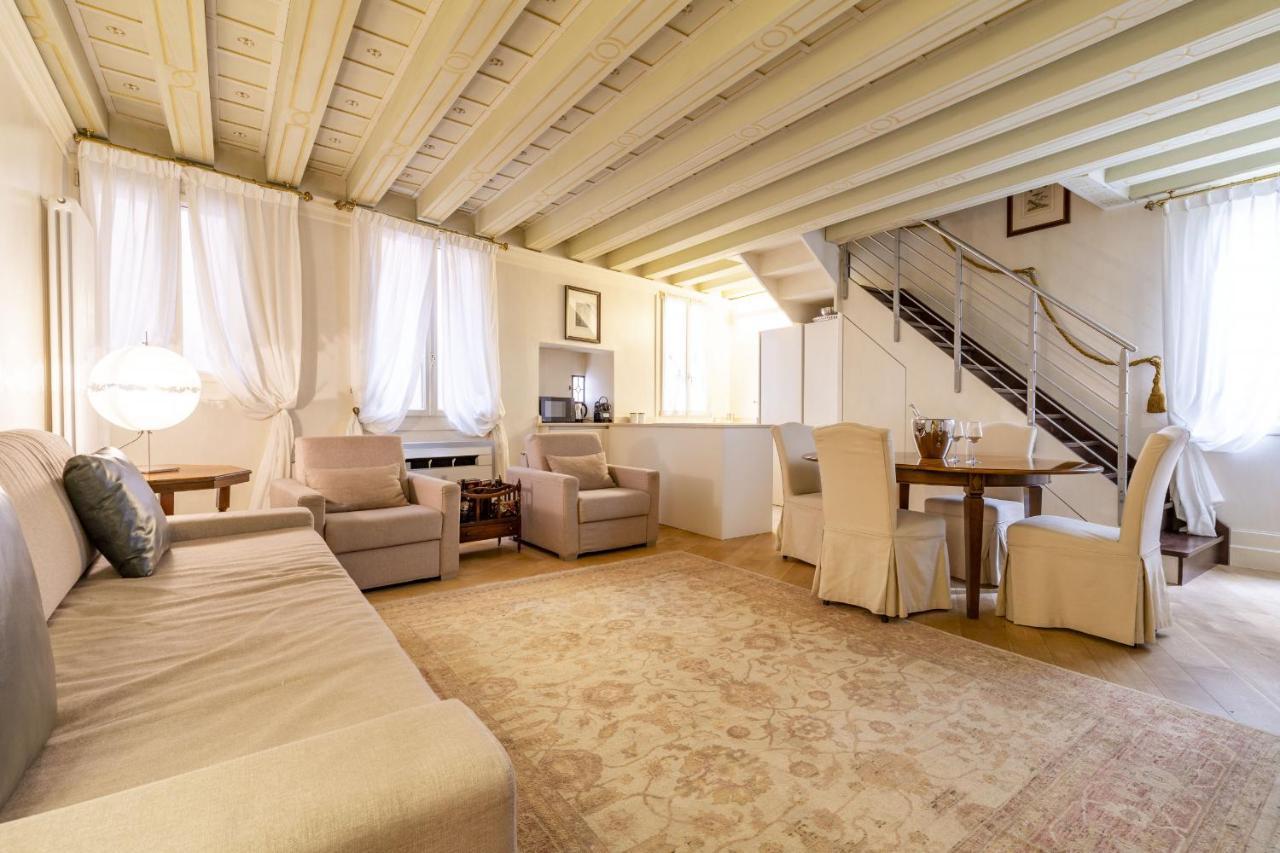 Gondola Luxury - Campo Santi Filippo E Giacomo By Wonderful Italy Venecia Exterior foto