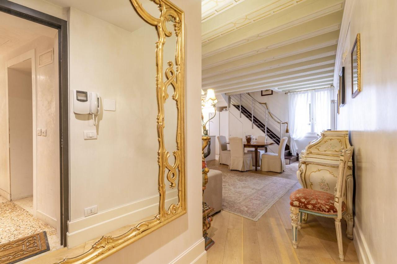 Gondola Luxury - Campo Santi Filippo E Giacomo By Wonderful Italy Venecia Exterior foto