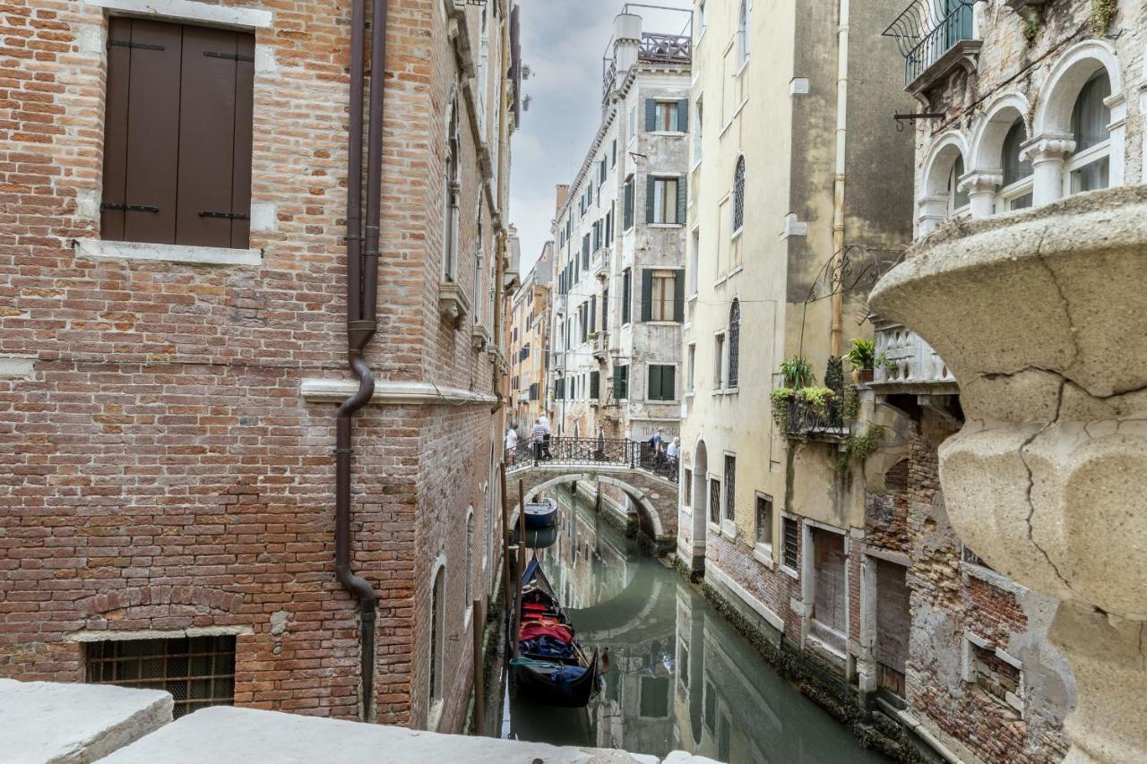 Gondola Luxury - Campo Santi Filippo E Giacomo By Wonderful Italy Venecia Exterior foto