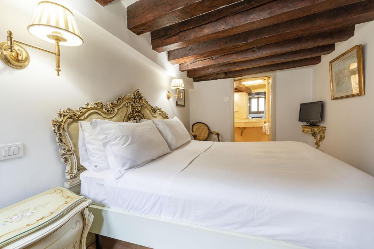 Gondola Luxury - Campo Santi Filippo E Giacomo By Wonderful Italy Venecia Exterior foto