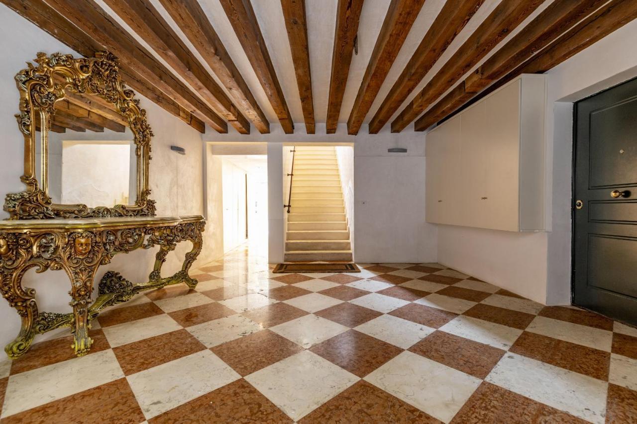 Gondola Luxury - Campo Santi Filippo E Giacomo By Wonderful Italy Venecia Exterior foto