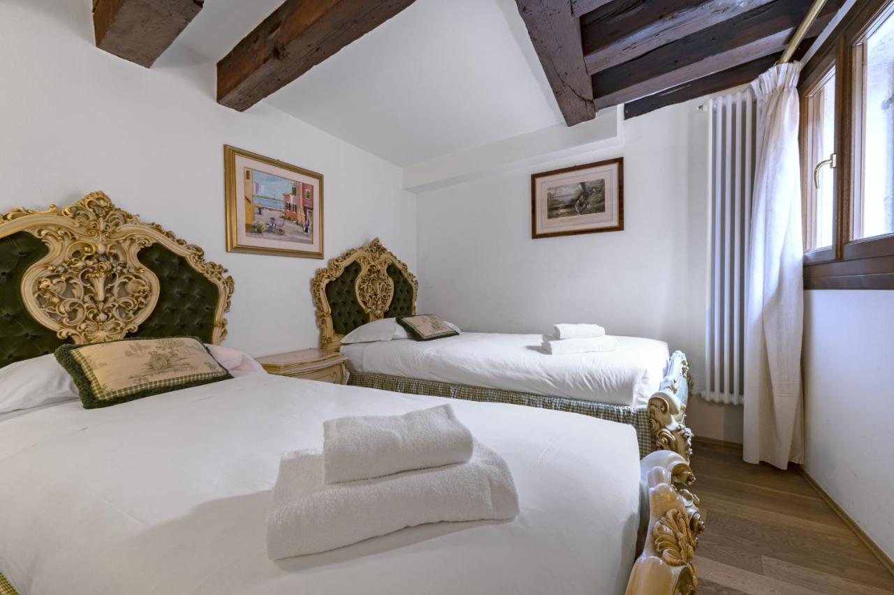 Gondola Luxury - Campo Santi Filippo E Giacomo By Wonderful Italy Venecia Exterior foto
