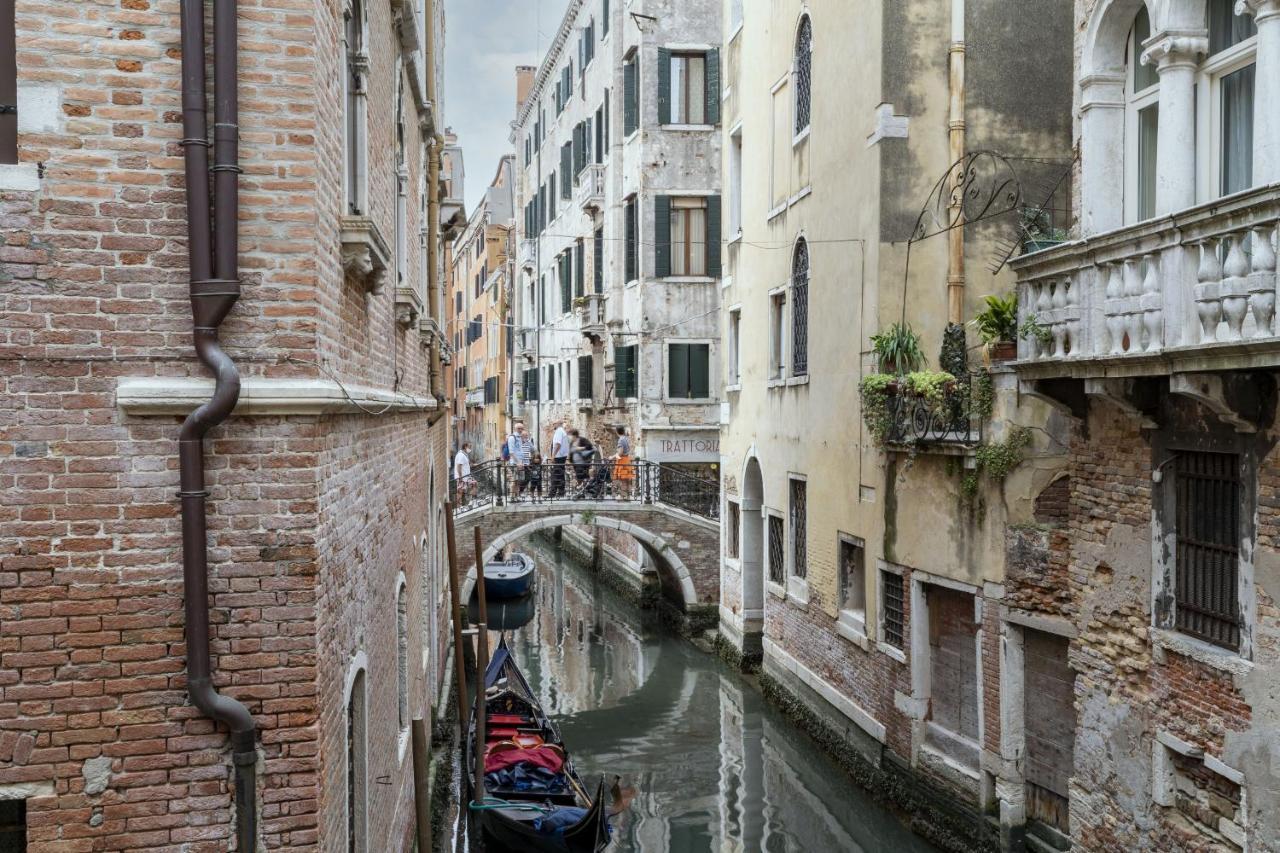 Gondola Luxury - Campo Santi Filippo E Giacomo By Wonderful Italy Venecia Exterior foto