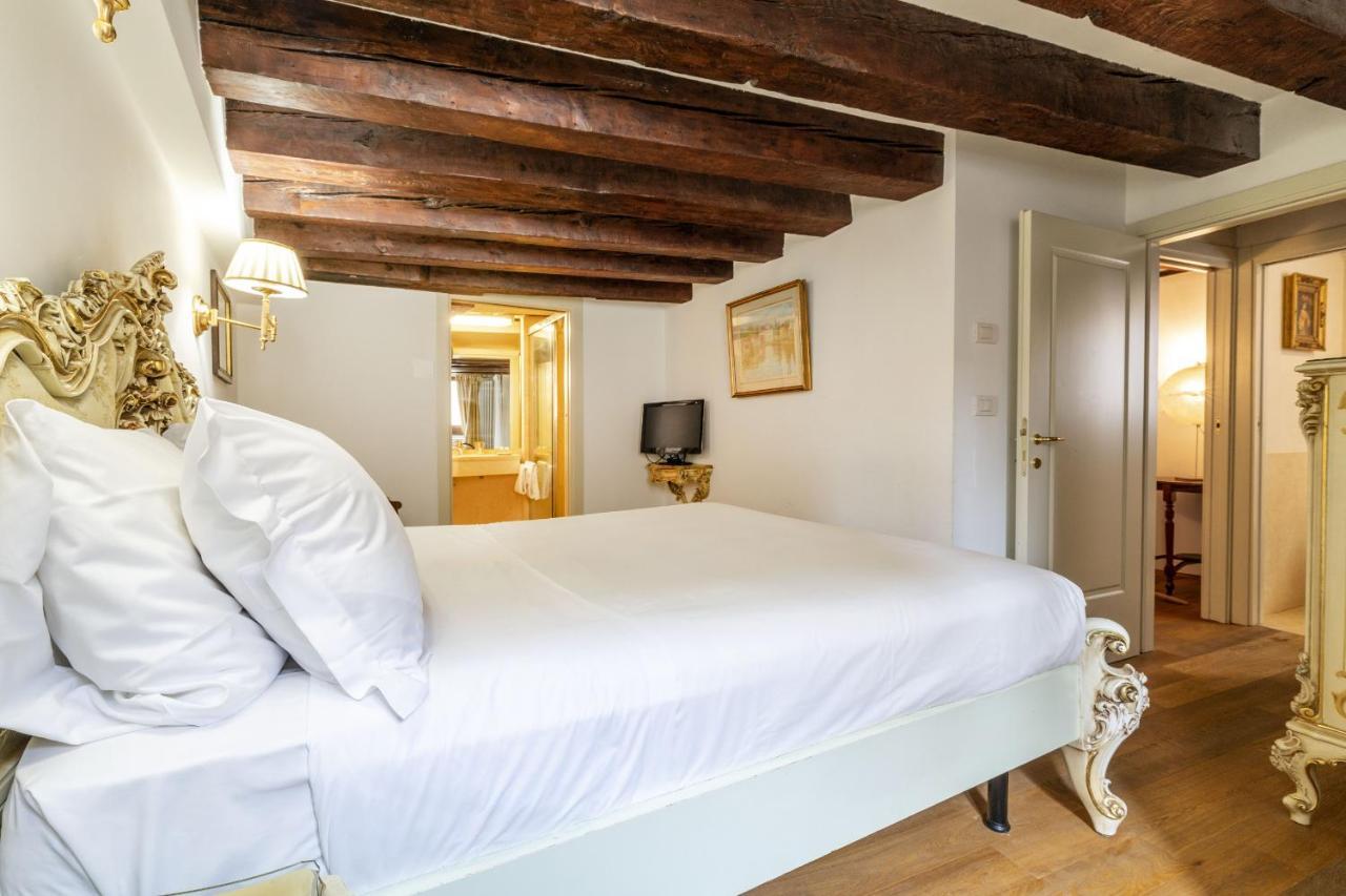 Gondola Luxury - Campo Santi Filippo E Giacomo By Wonderful Italy Venecia Exterior foto
