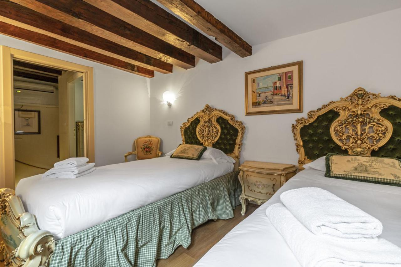 Gondola Luxury - Campo Santi Filippo E Giacomo By Wonderful Italy Venecia Exterior foto